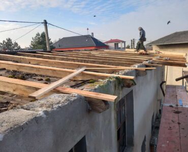 Montaż blachy trapezowej wraz z orynnowaniem